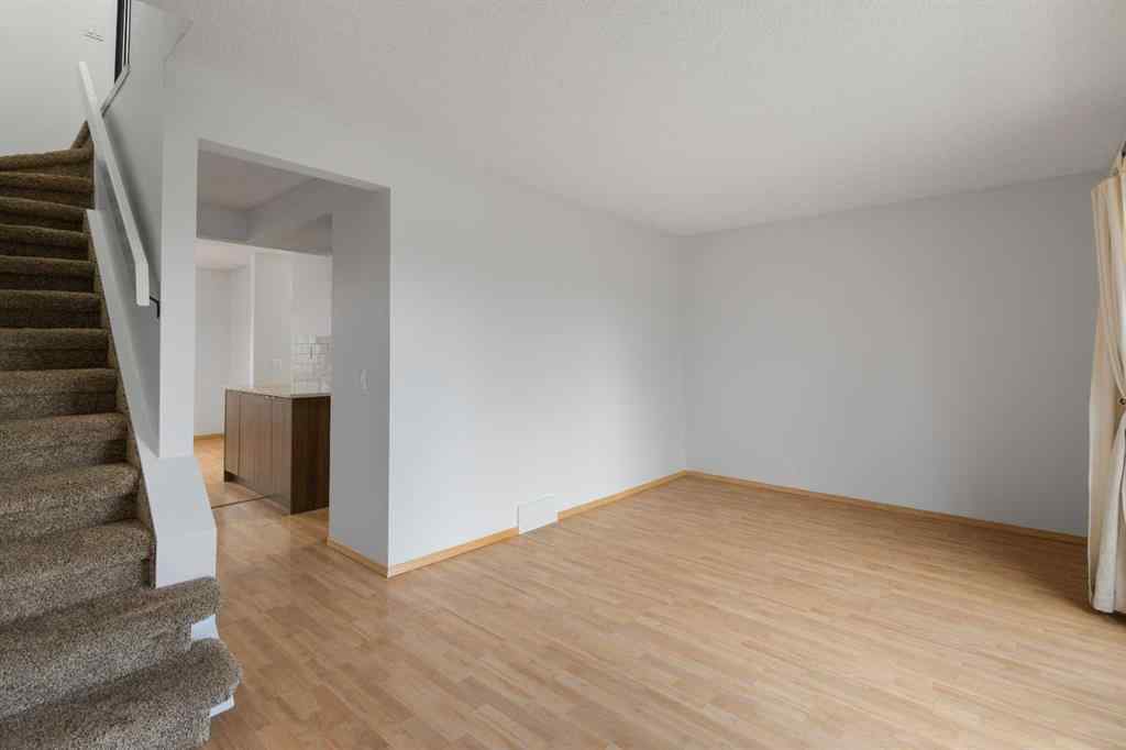 MLS® A2267183 - Unit #72 1055 72 Avenue NW in Huntington Hills Calgary, Residential