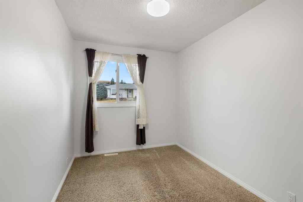 MLS® A2267183 - Unit #72 1055 72 Avenue NW in Huntington Hills Calgary, Residential