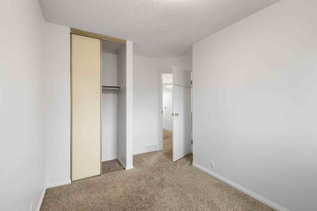 MLS® A2267183 - Unit #72 1055 72 Avenue NW in Huntington Hills Calgary, Residential