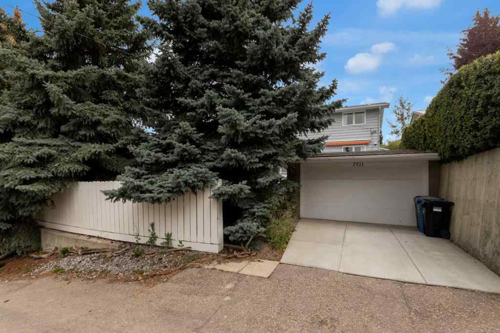 MLS® A2267193 - 2711 Crawford Road NW in Charleswood Calgary, Residential