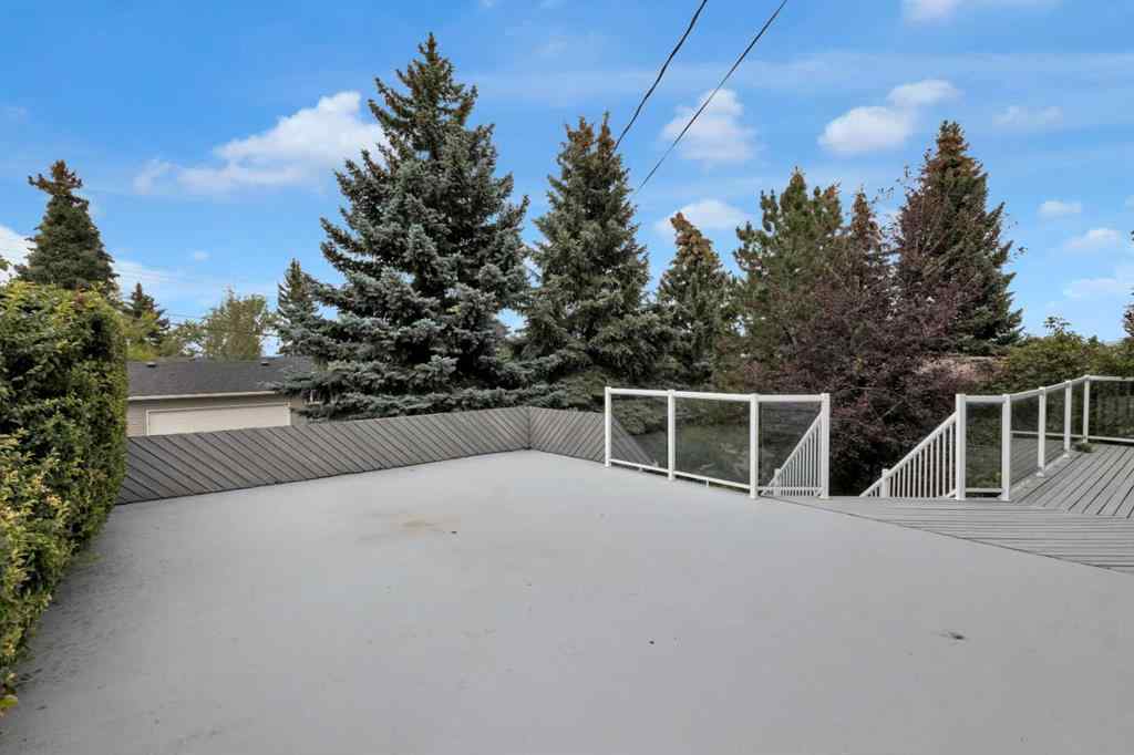 MLS® A2267193 - 2711 Crawford Road NW in Charleswood Calgary, Residential