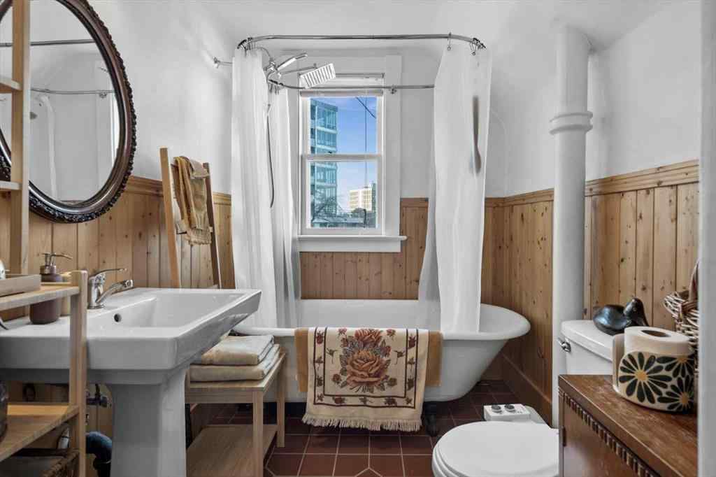 MLS® A2267194 - 1038 1 Avenue NW in Sunnyside Calgary, Residential