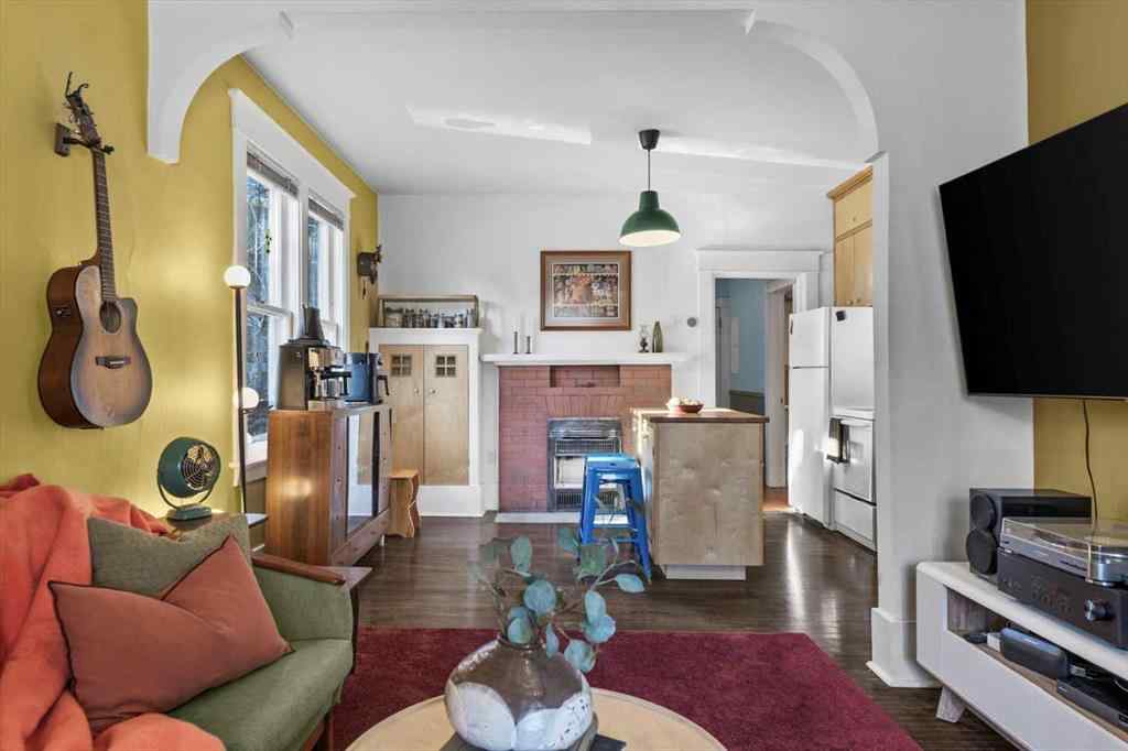 MLS® A2267194 - 1038 1 Avenue NW in Sunnyside Calgary, Residential