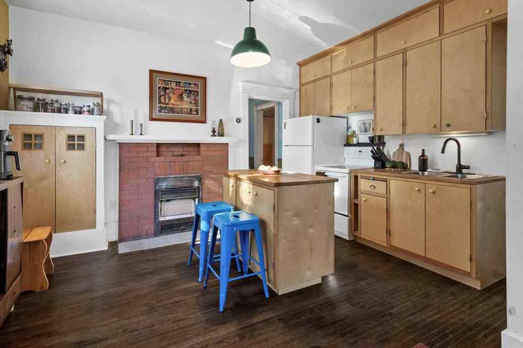 MLS® A2267194 - 1038 1 Avenue NW in Sunnyside Calgary, Residential