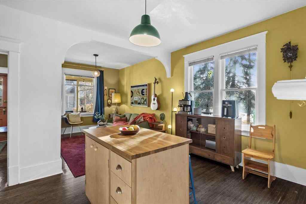 MLS® A2267194 - 1038 1 Avenue NW in Sunnyside Calgary, Residential