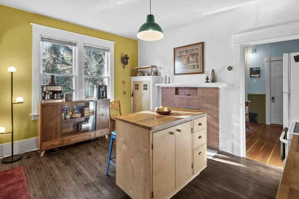 MLS® A2267194 - 1038 1 Avenue NW in Sunnyside Calgary, Residential