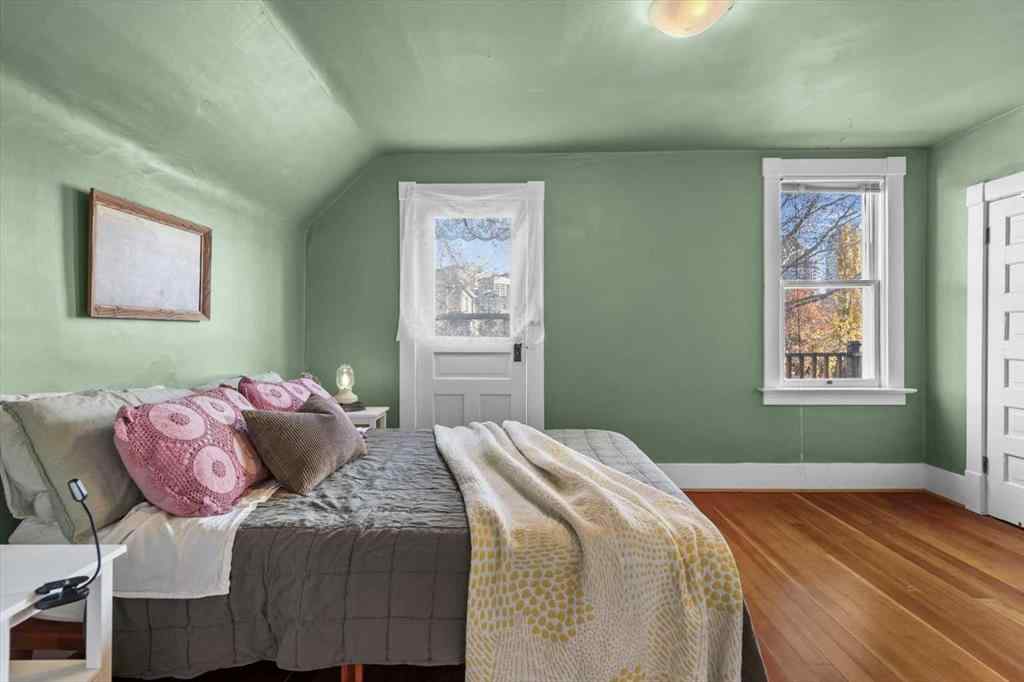 MLS® A2267194 - 1038 1 Avenue NW in Sunnyside Calgary, Residential