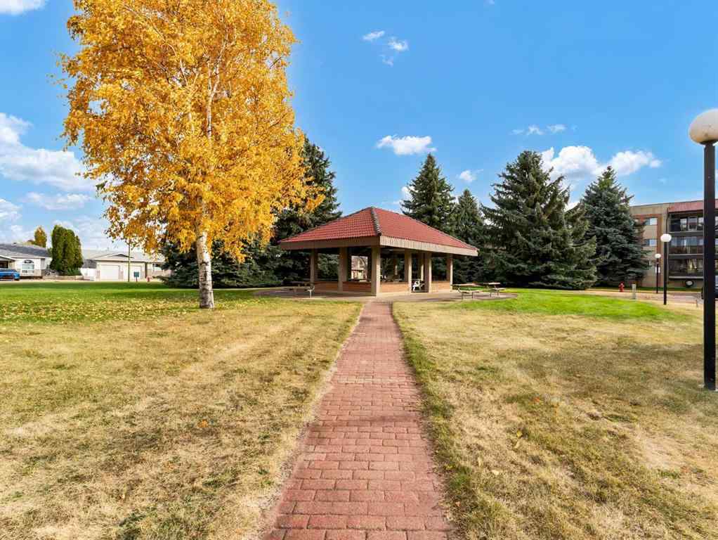 MLS® A2267205 - Unit #204 3090 15 Avenue SE in Crestwood-Norwood Medicine Hat, Residential