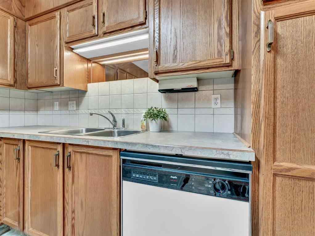 MLS® A2267205 - Unit #204 3090 15 Avenue SE in Crestwood-Norwood Medicine Hat, Residential