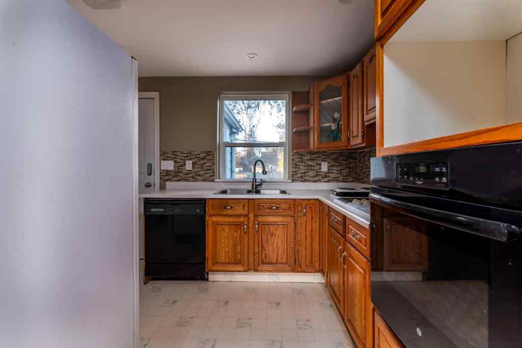 MLS® A2267210 - 5218 49 Street  in West Lloydminster Lloydminster, Residential