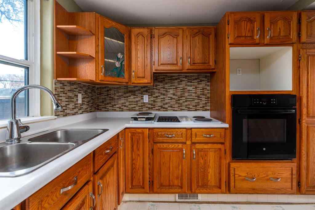 MLS® A2267210 - 5218 49 Street  in West Lloydminster Lloydminster, Residential