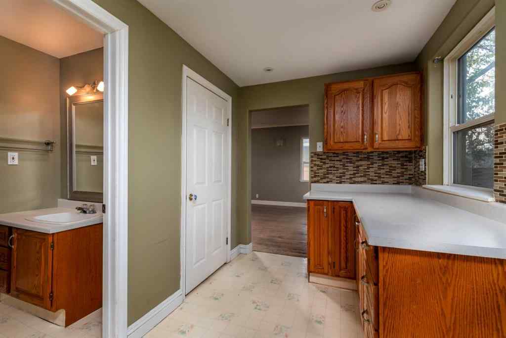MLS® A2267210 - 5218 49 Street  in West Lloydminster Lloydminster, Residential