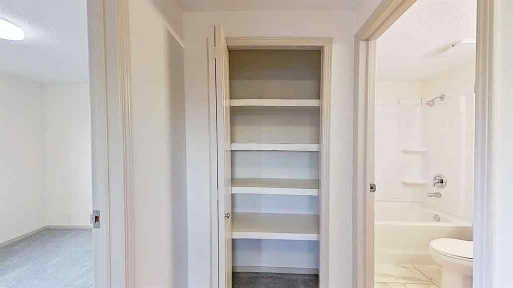 MLS® A2267213 - 4312 5A Avenue SE in Forest Heights Calgary, Residential