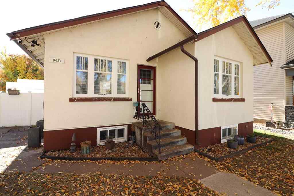 MLS® A2267217 - 845A 5 Street SE in River Flats Medicine Hat, Residential