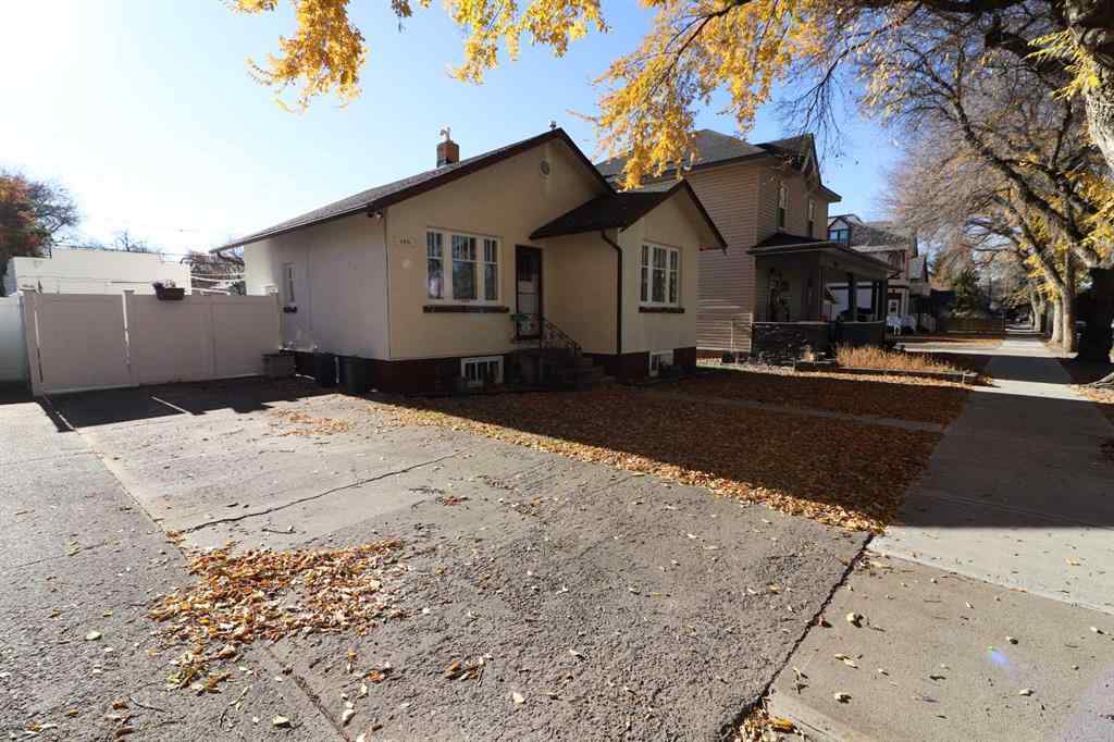 MLS® A2267217 - 845A 5 Street SE in River Flats Medicine Hat, Residential