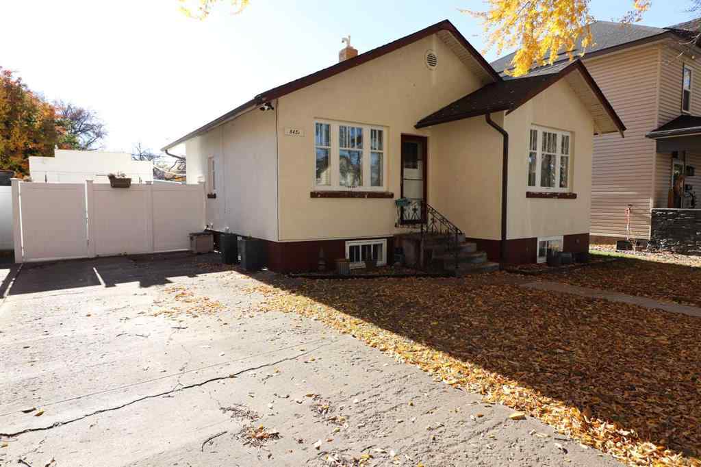 MLS® A2267217 - 845A 5 Street SE in River Flats Medicine Hat, Residential