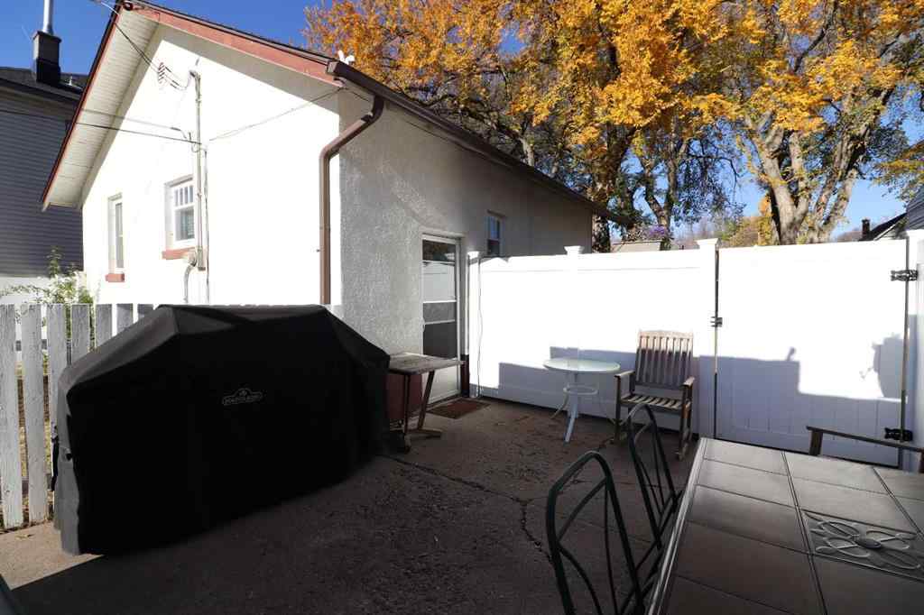 MLS® A2267217 - 845A 5 Street SE in River Flats Medicine Hat, Residential