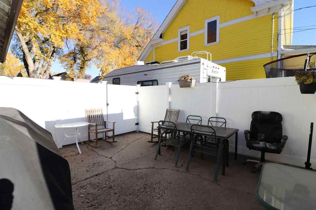 MLS® A2267217 - 845A 5 Street SE in River Flats Medicine Hat, Residential