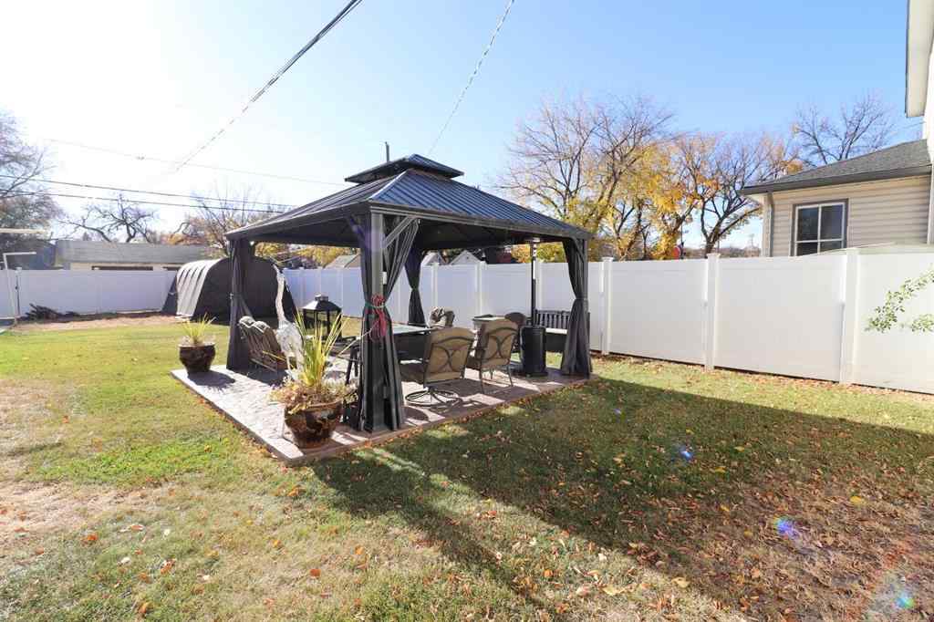 MLS® A2267217 - 845A 5 Street SE in River Flats Medicine Hat, Residential