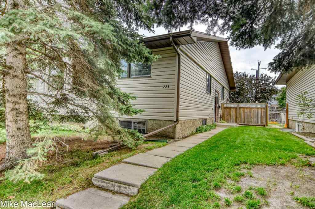 MLS® A2267224 - 723 Whitehill Way NE in Whitehorn Calgary, Residential