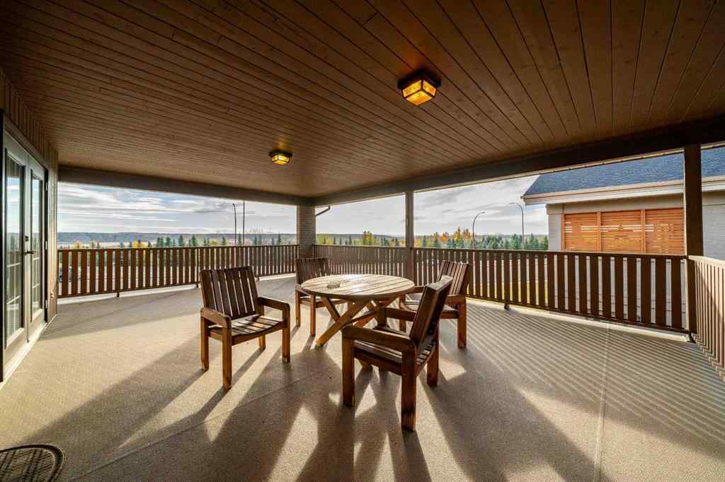 MLS® A2267225 - 1284 Parkview Drive NE in Northeast Crescent Heights Medicine Hat, Residential