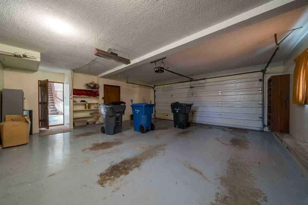 MLS® A2267225 - 1284 Parkview Drive NE in Northeast Crescent Heights Medicine Hat, Residential