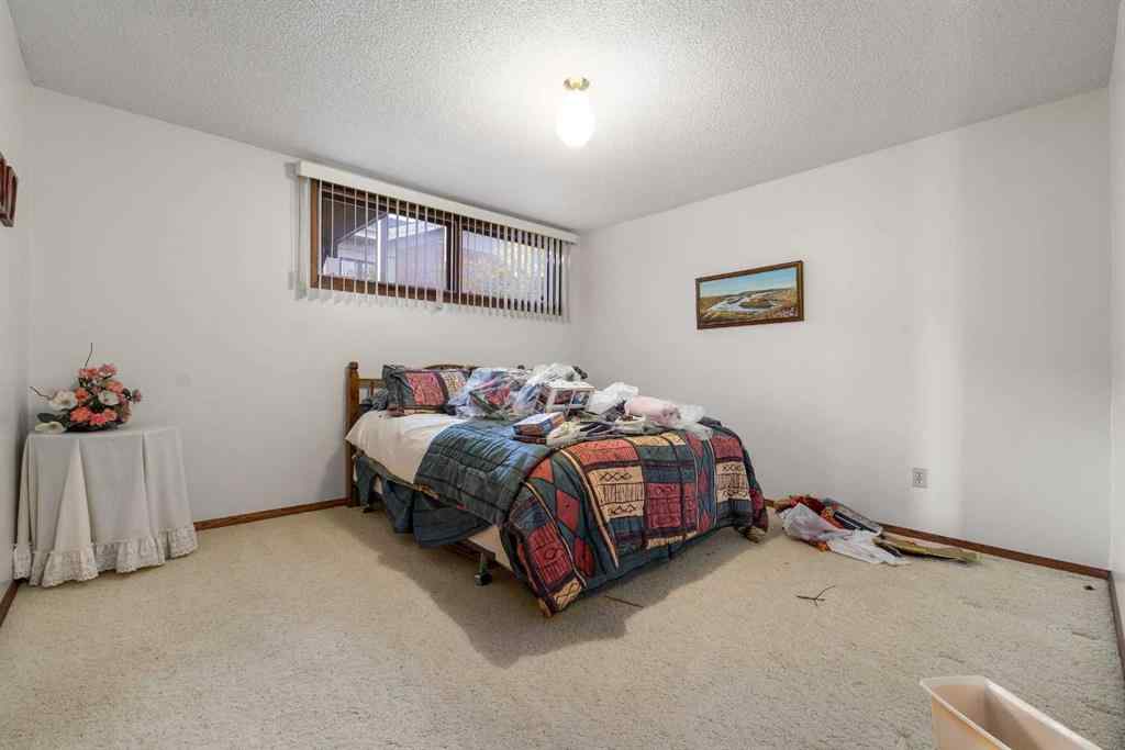 MLS® A2267225 - 1284 Parkview Drive NE in Northeast Crescent Heights Medicine Hat, Residential