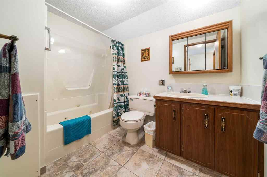 MLS® A2267225 - 1284 Parkview Drive NE in Northeast Crescent Heights Medicine Hat, Residential