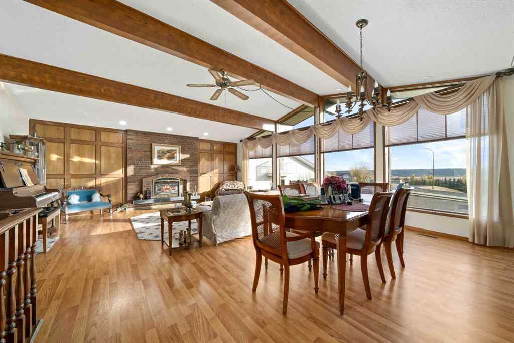 MLS® A2267225 - 1284 Parkview Drive NE in Northeast Crescent Heights Medicine Hat, Residential