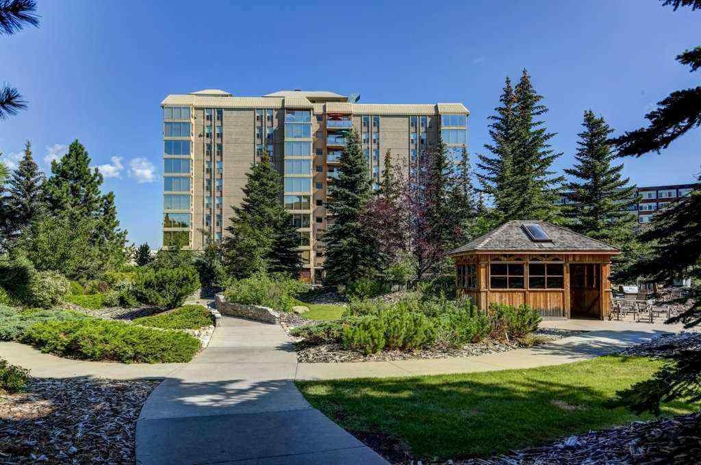 MLS® A2267229 - Unit #204 4603 Varsity Drive NW in Varsity Calgary, Commercial