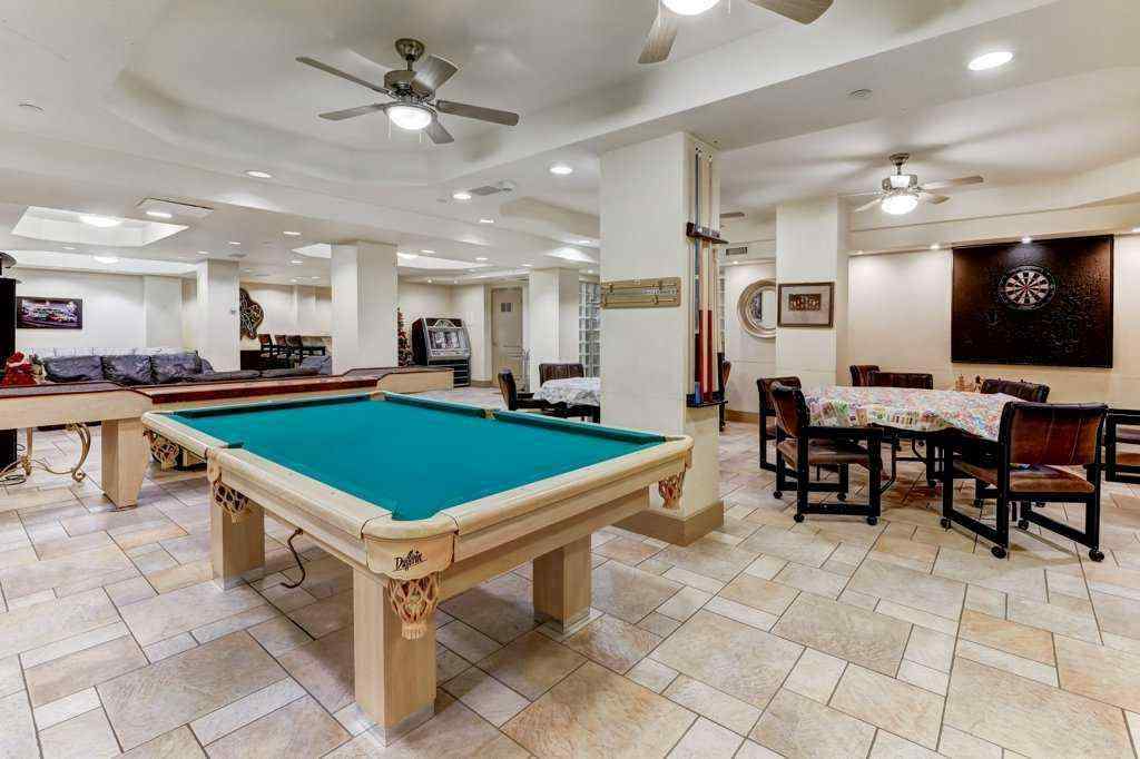 MLS® A2267229 - Unit #204 4603 Varsity Drive NW in Varsity Calgary, Commercial