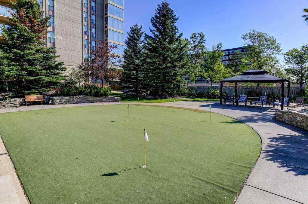 MLS® A2267229 - Unit #204 4603 Varsity Drive NW in Varsity Calgary, Commercial
