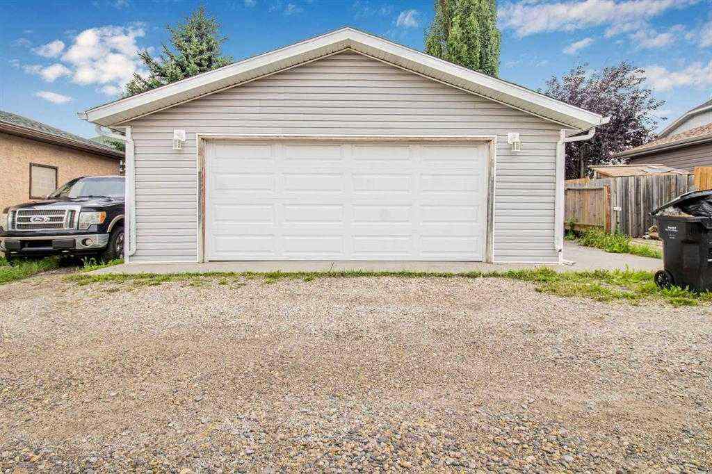 MLS® A2267233 - 16279 10 Street SW in Shawnessy Calgary, Residential