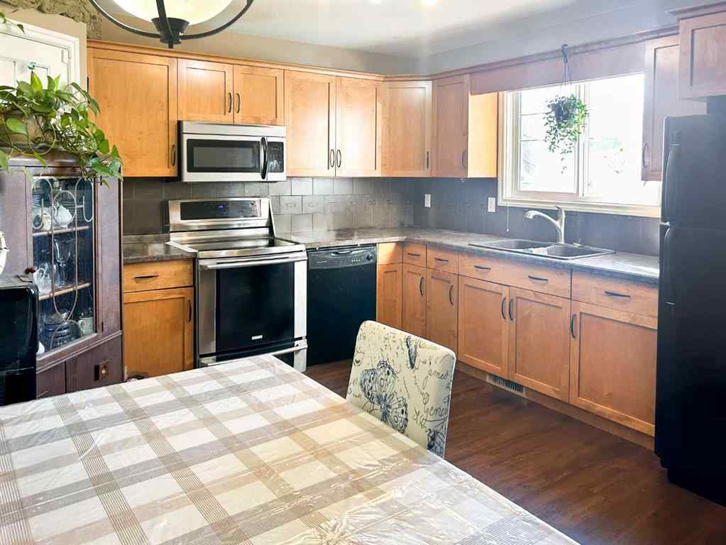 MLS® A2267239 - 5318 54 Street  in Poplar Grove Camrose, Residential