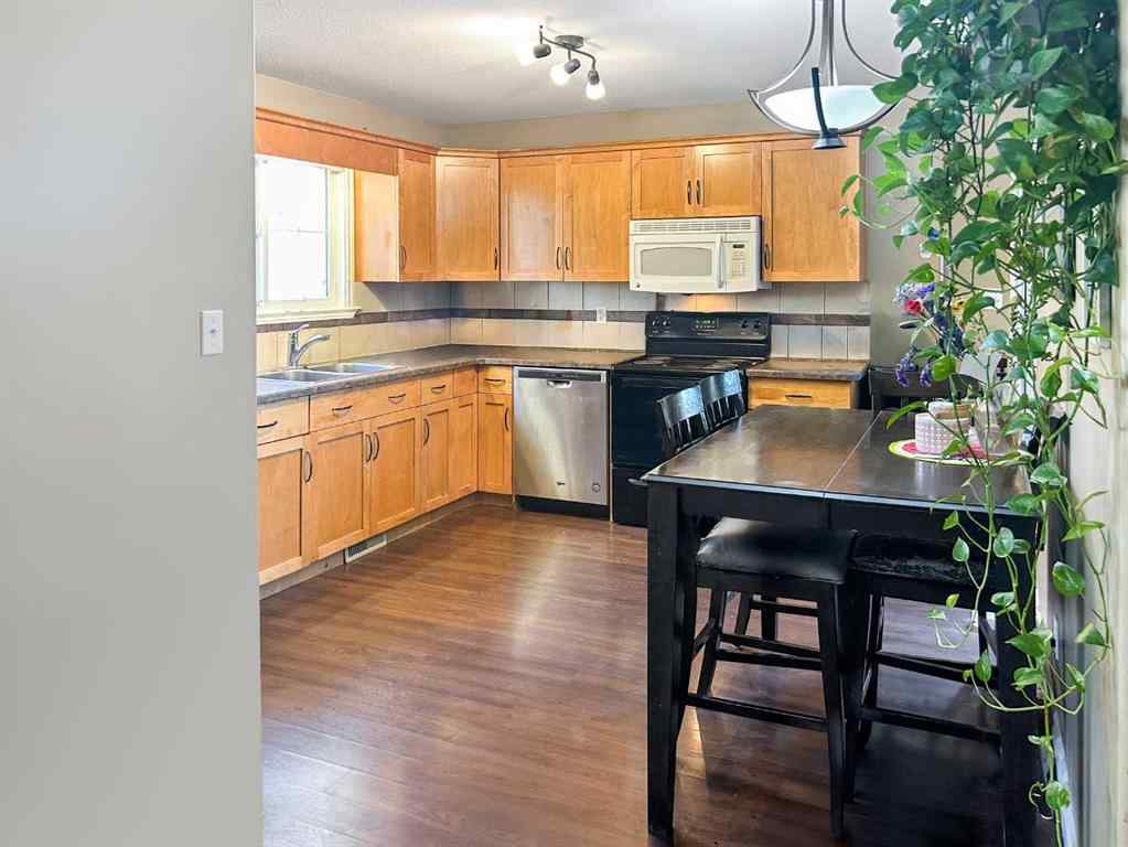 MLS® A2267239 - 5318 54 Street  in Poplar Grove Camrose, Residential