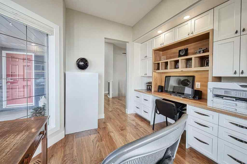 MLS® A2267240 - 180 Arbour Glen Close NW in Arbour Lake Calgary, Residential