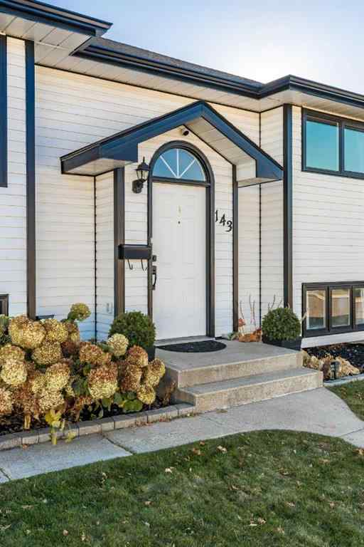MLS® A2267244 - 143 Stapeford Crescent SE in SE Southridge Medicine Hat, Residential