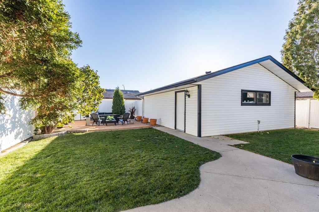 MLS® A2267244 - 143 Stapeford Crescent SE in SE Southridge Medicine Hat, Residential