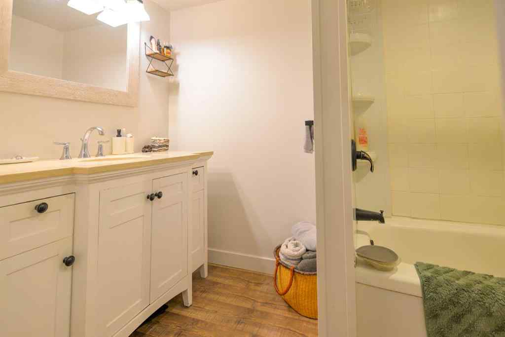 MLS® A2267251 - 8416 Centre Street NE in Beddington Heights Calgary, Residential