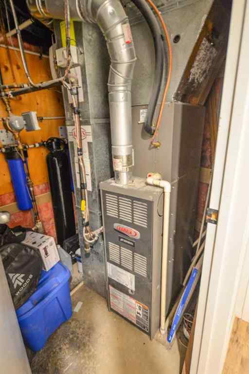 MLS® A2267251 - 8416 Centre Street NE in Beddington Heights Calgary, Residential