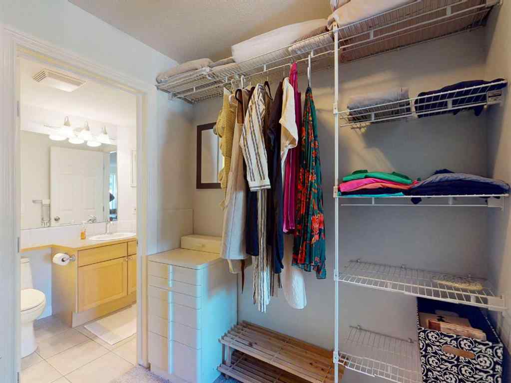 MLS® A2267254 - Unit #302 417 3 Avenue NE in Crescent Heights Calgary, Residential