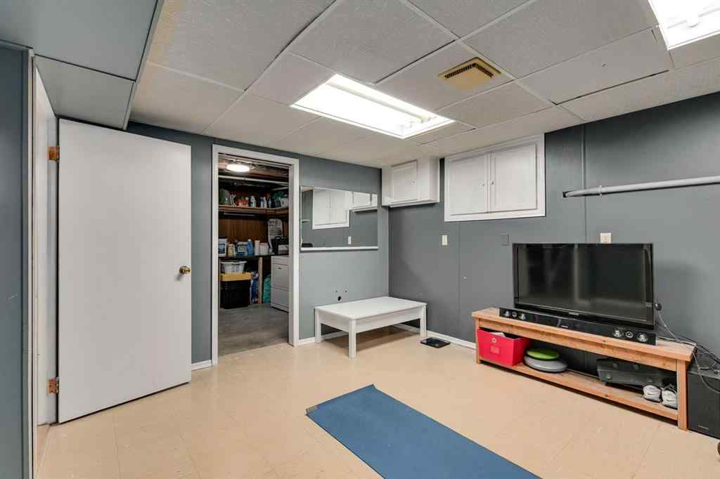 MLS® A2267262 - 732 Sacramento Place SW in Southwood Calgary, Residential