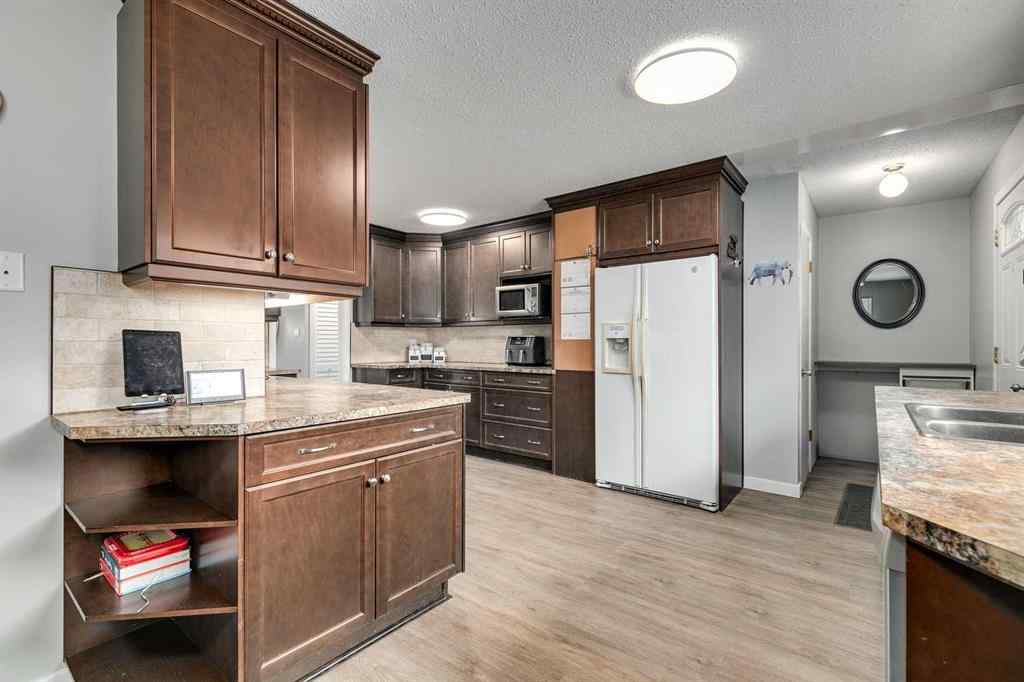 MLS® A2267262 - 732 Sacramento Place SW in Southwood Calgary, Residential