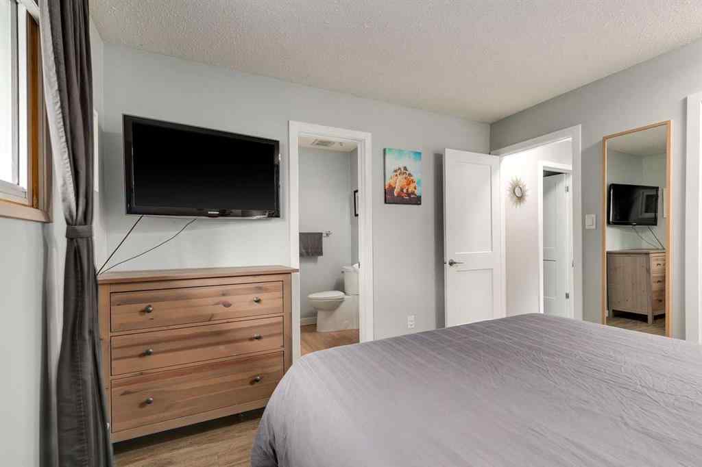 MLS® A2267262 - 732 Sacramento Place SW in Southwood Calgary, Residential
