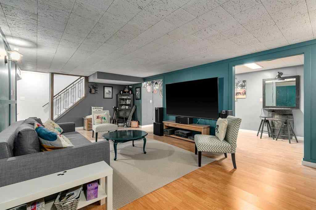 MLS® A2267262 - 732 Sacramento Place SW in Southwood Calgary, Residential