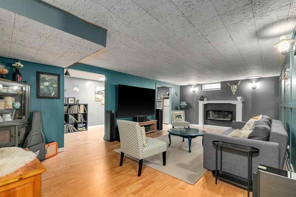 MLS® A2267262 - 732 Sacramento Place SW in Southwood Calgary, Residential