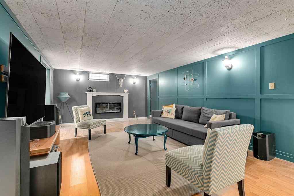 MLS® A2267262 - 732 Sacramento Place SW in Southwood Calgary, Residential