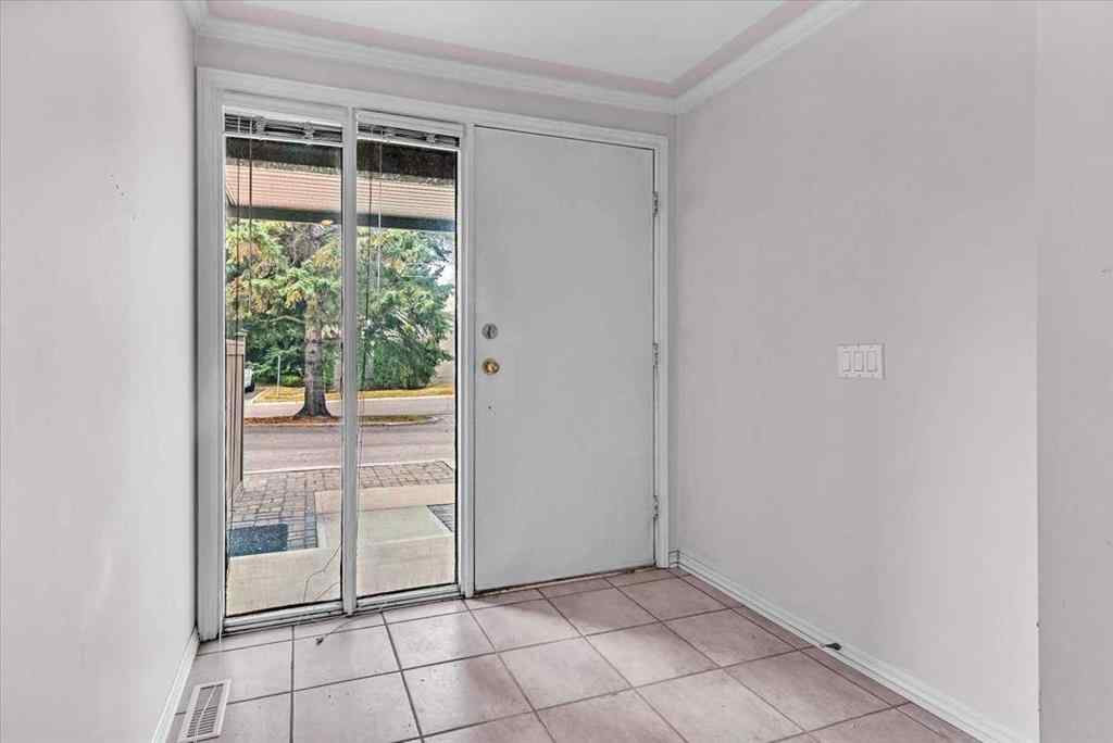 MLS® A2267268 - Unit #24 1815 Varsity Estates Drive NW in Varsity Calgary, Residential