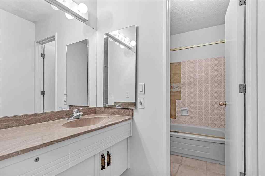 MLS® A2267268 - Unit #24 1815 Varsity Estates Drive NW in Varsity Calgary, Residential