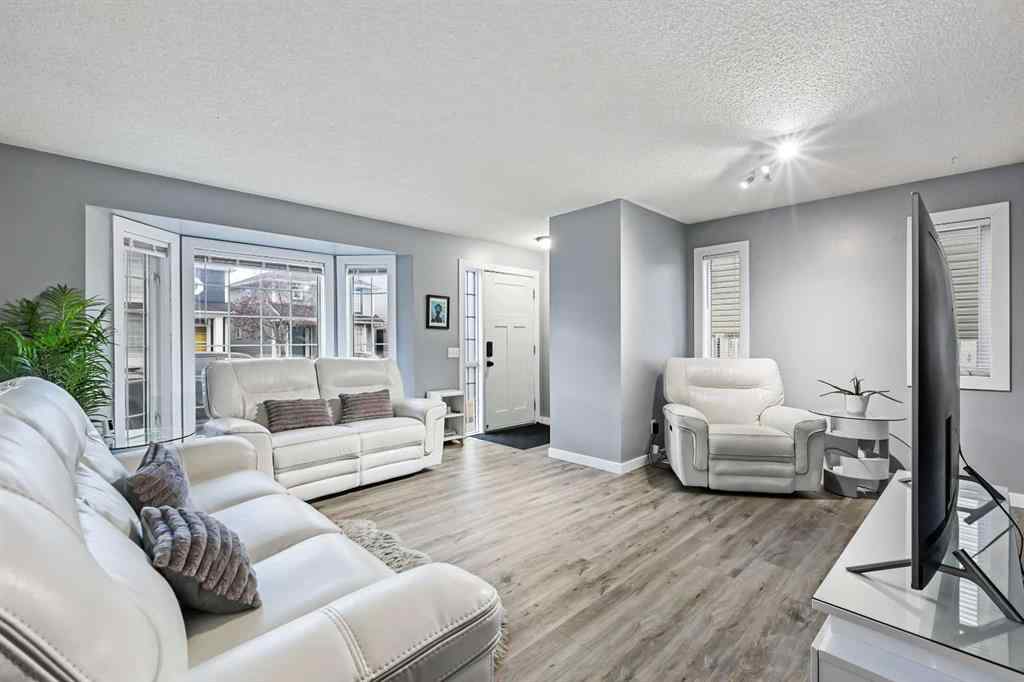 MLS® A2267271 - 30 River Rock Way SE in Riverbend Calgary, Residential